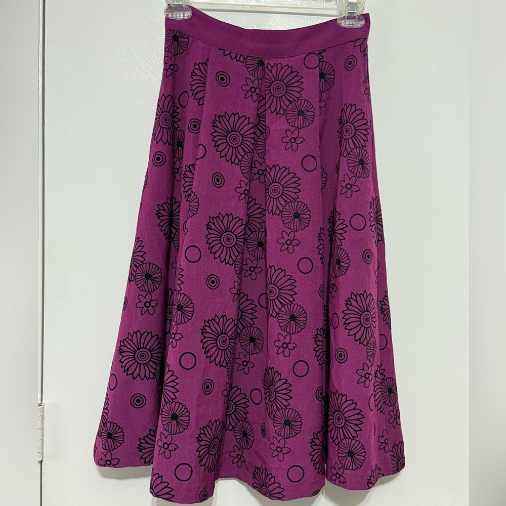 Retro 1950s Bettie Page Purple Floral Midi Skirt - Picture 2 of 3